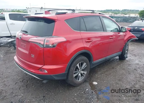 2016 Toyota Rav4 Xle z USA, uszkodzony, nr VIN 2T3RFREV4GW442218